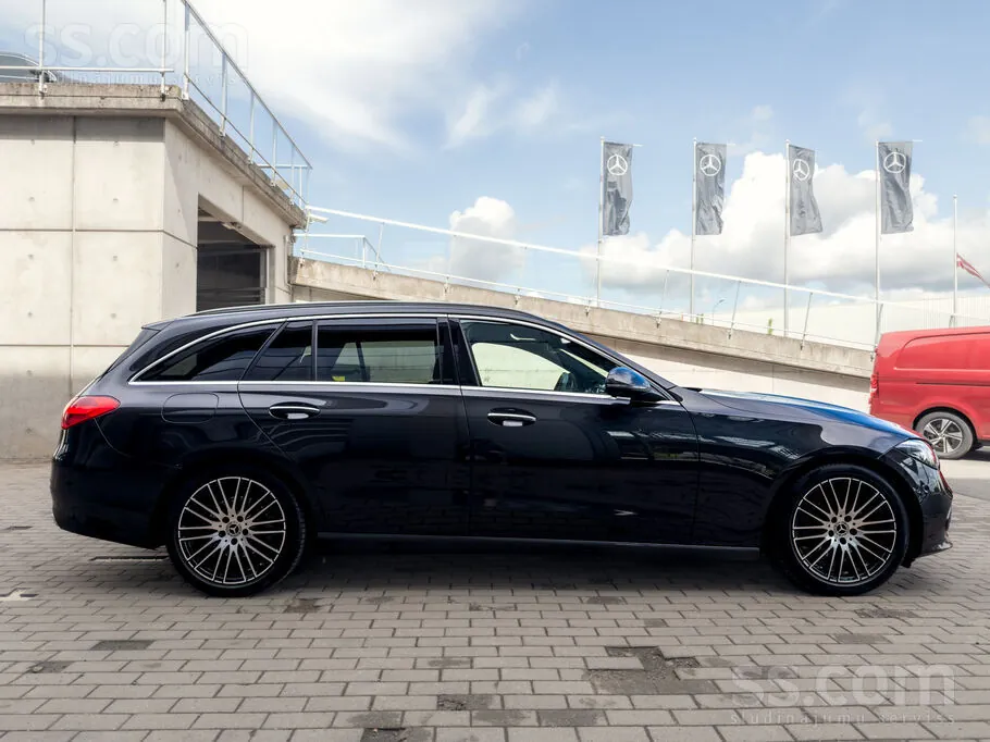 Mercedes-Benz C220 2022 photo 4