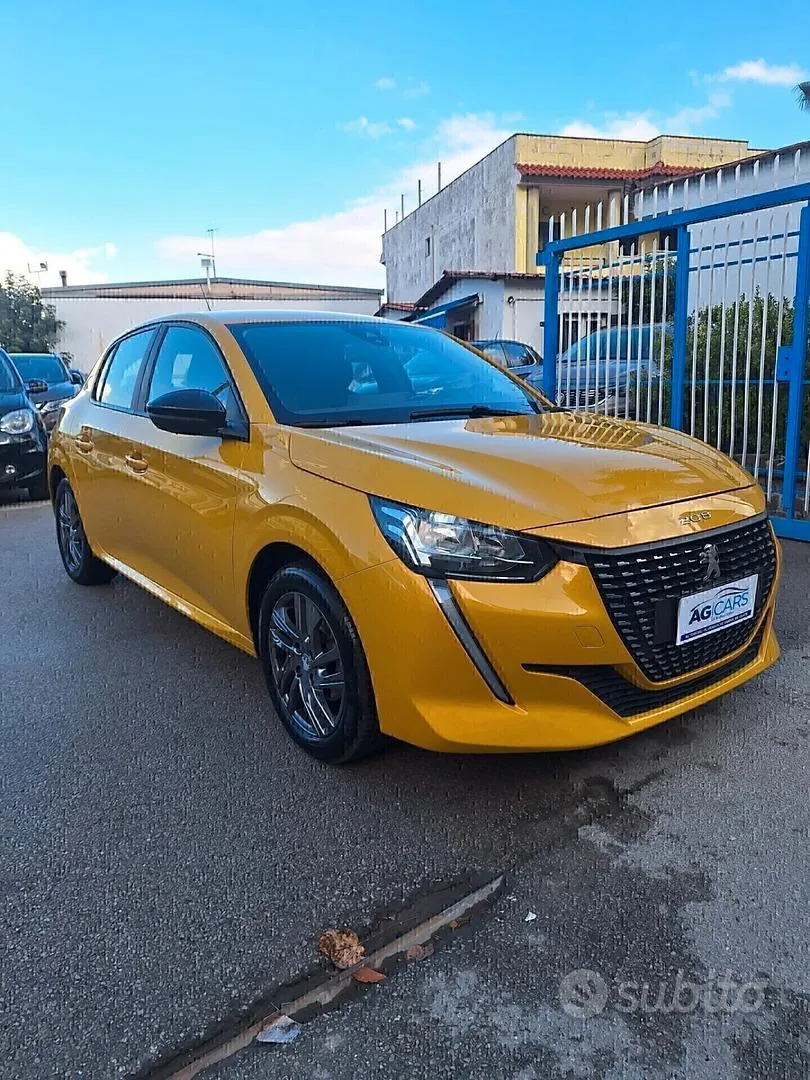 Peugeot 208 2022 photo 2