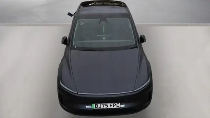 Tesla Model Y 2025 photo 5