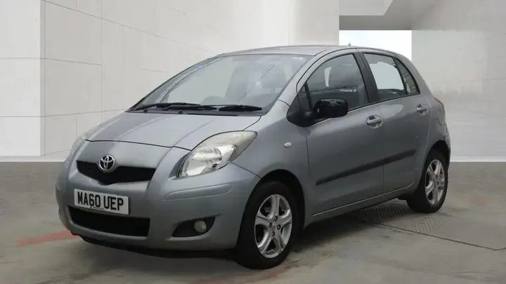 Toyota Yaris 2010 photo 2