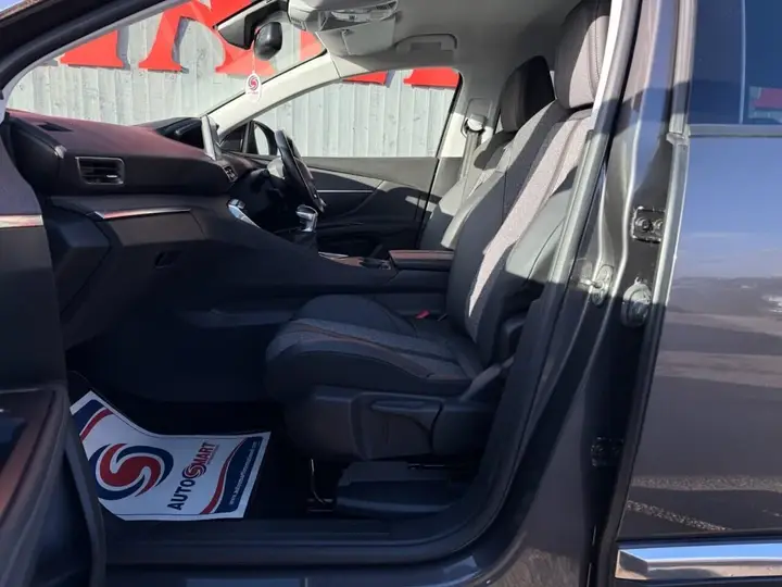 Peugeot 5008 2019 photo 2