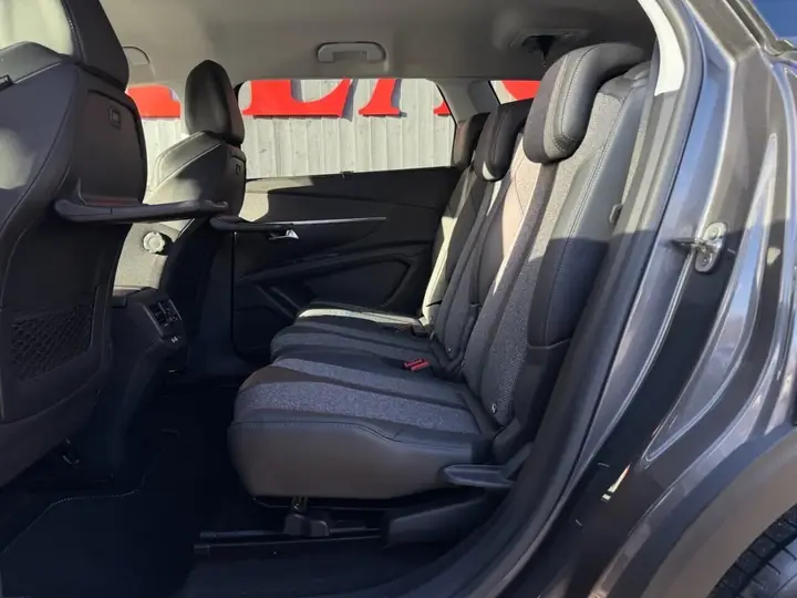 Peugeot 5008 2019 photo 3