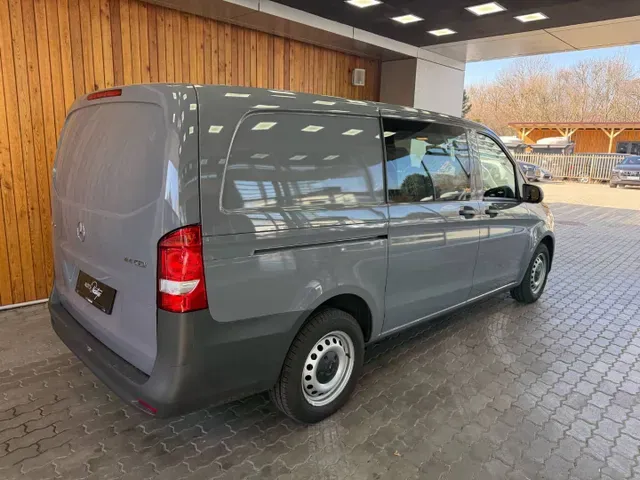 Mercedes-Benz Vito Mixto 2024 photo 4