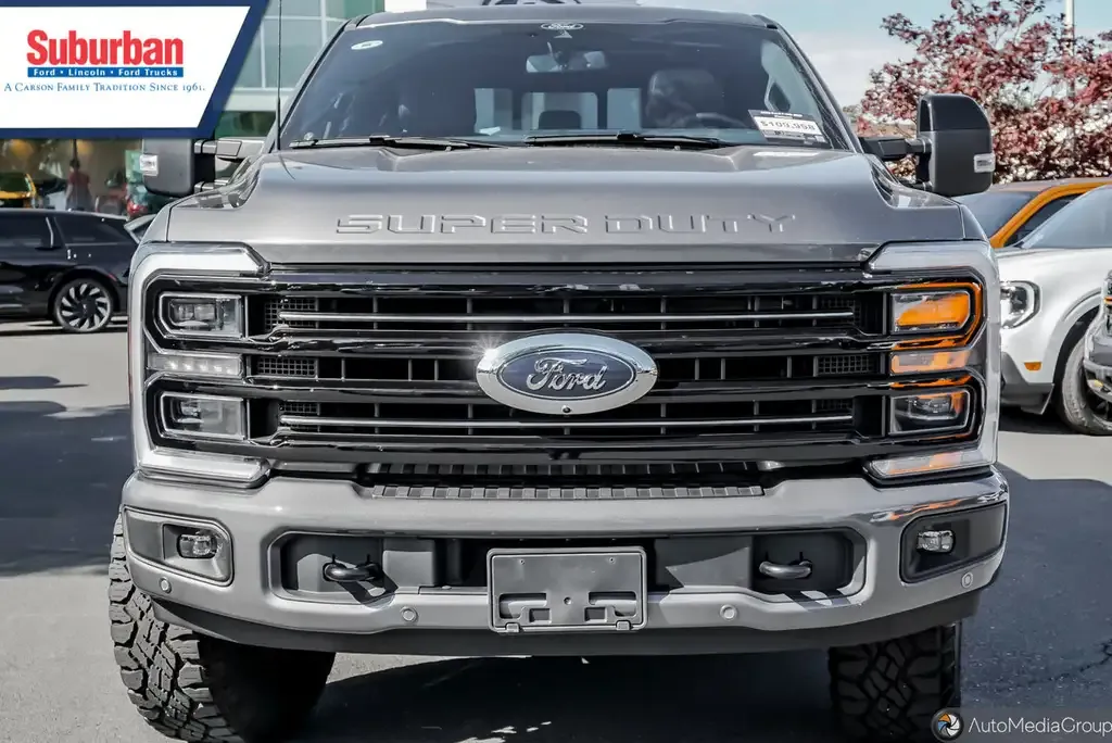 Ford F350 2025 photo 2