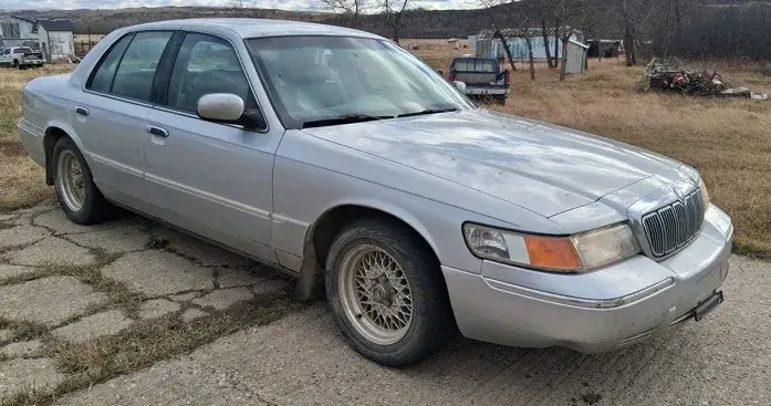 Mercury Grand Marquis 2002 photo 3