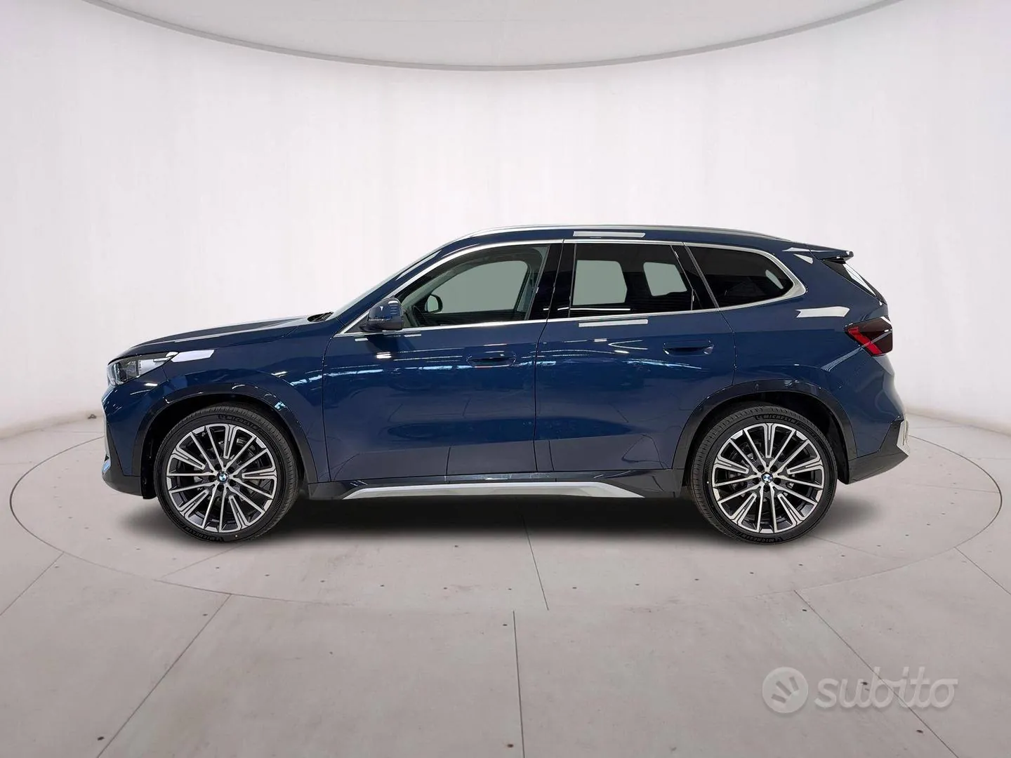 BMW Ix1 2024 photo 3