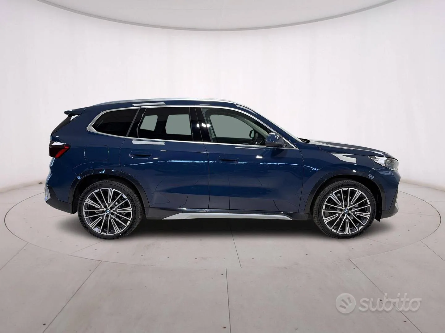 BMW Ix1 2024 photo 4