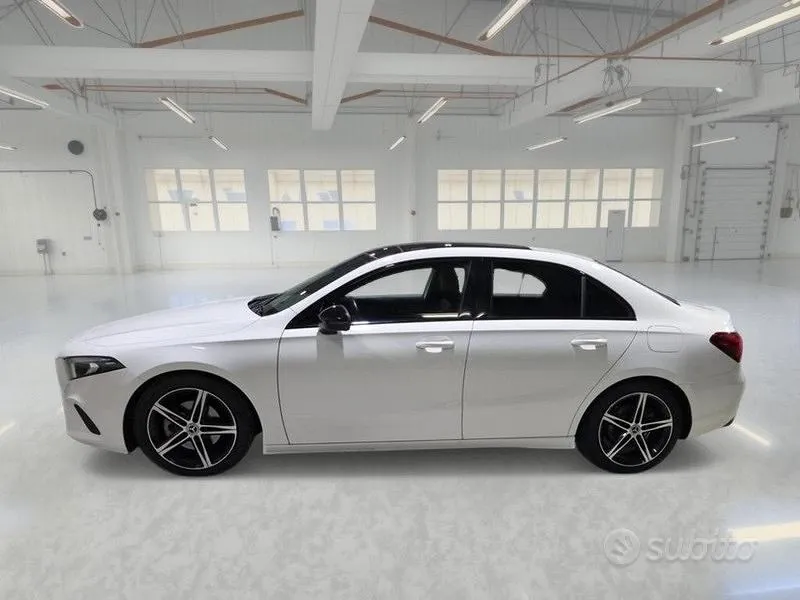 Mercedes-Benz A 200 2019 photo 5