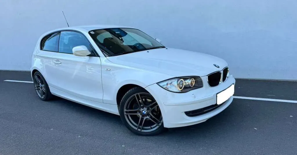 BMW 1 Series 2011 photo 2