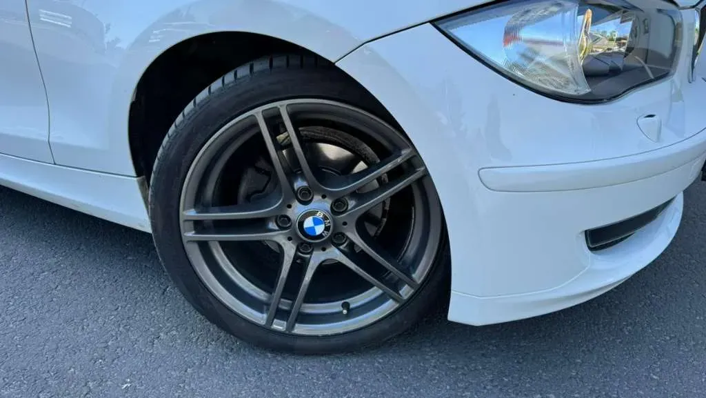 BMW 1 Series 2011 photo 3