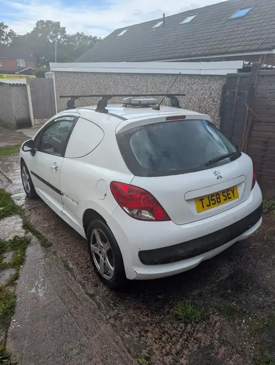 Peugeot 207 2009 photo 3