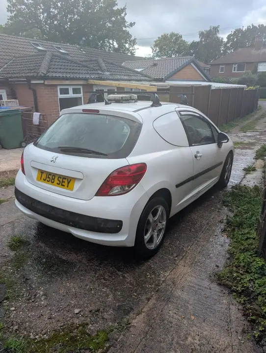 Peugeot 207 2009 photo 5