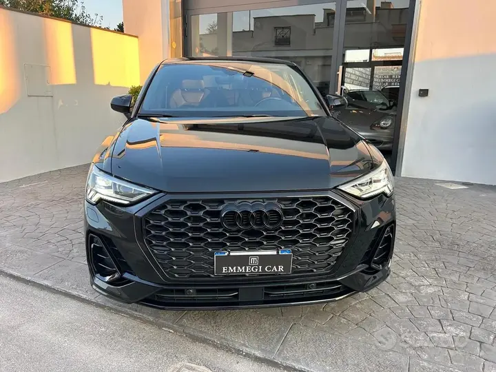 Audi Q3 2022 photo 2