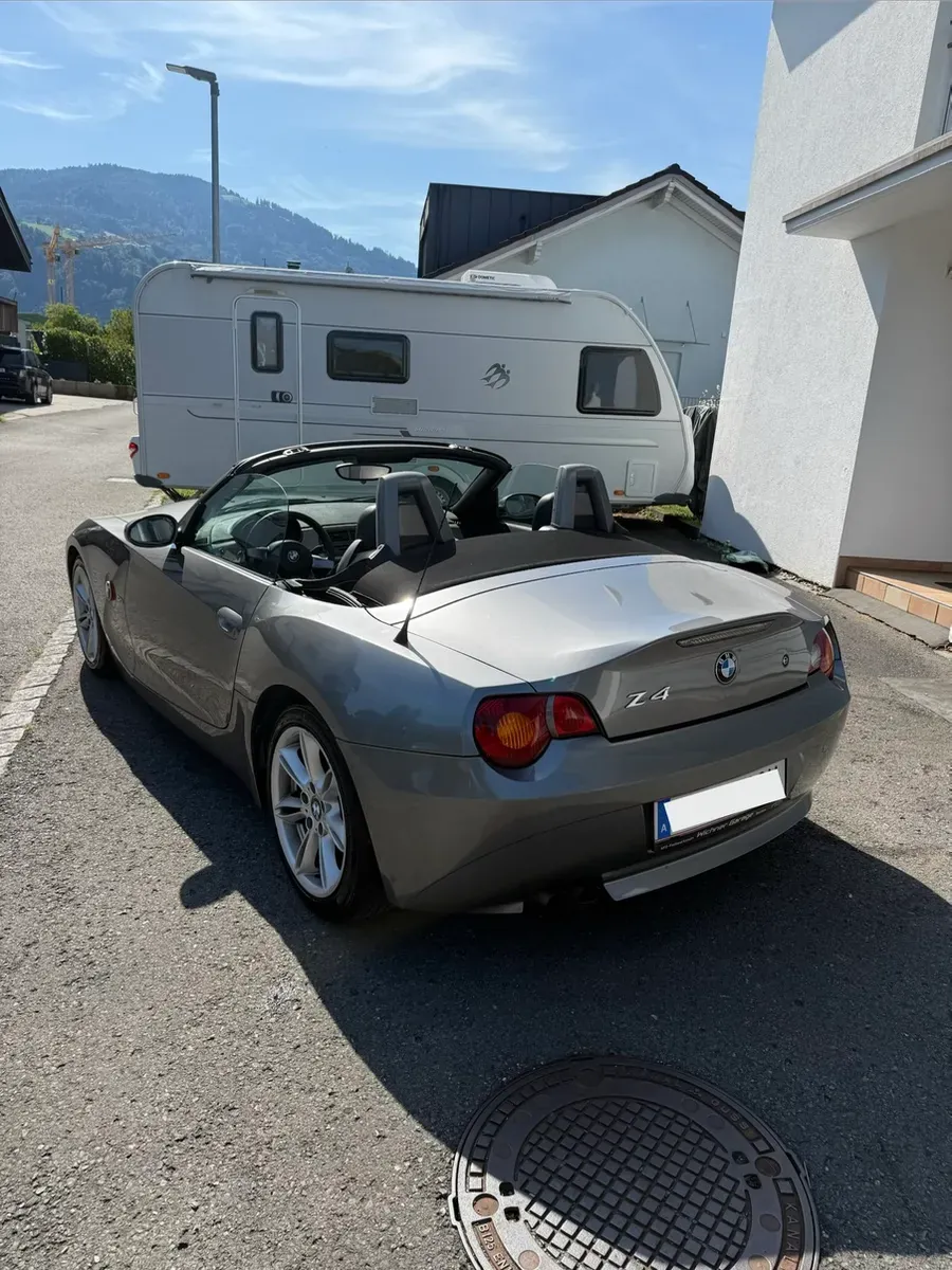 BMW Z4 2004 photo 2