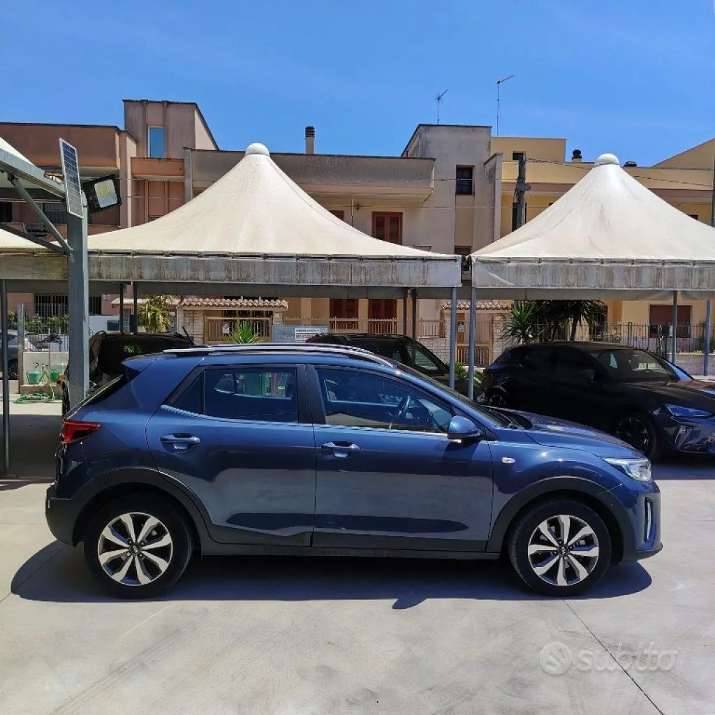 Kia Stonic 2021 photo 2