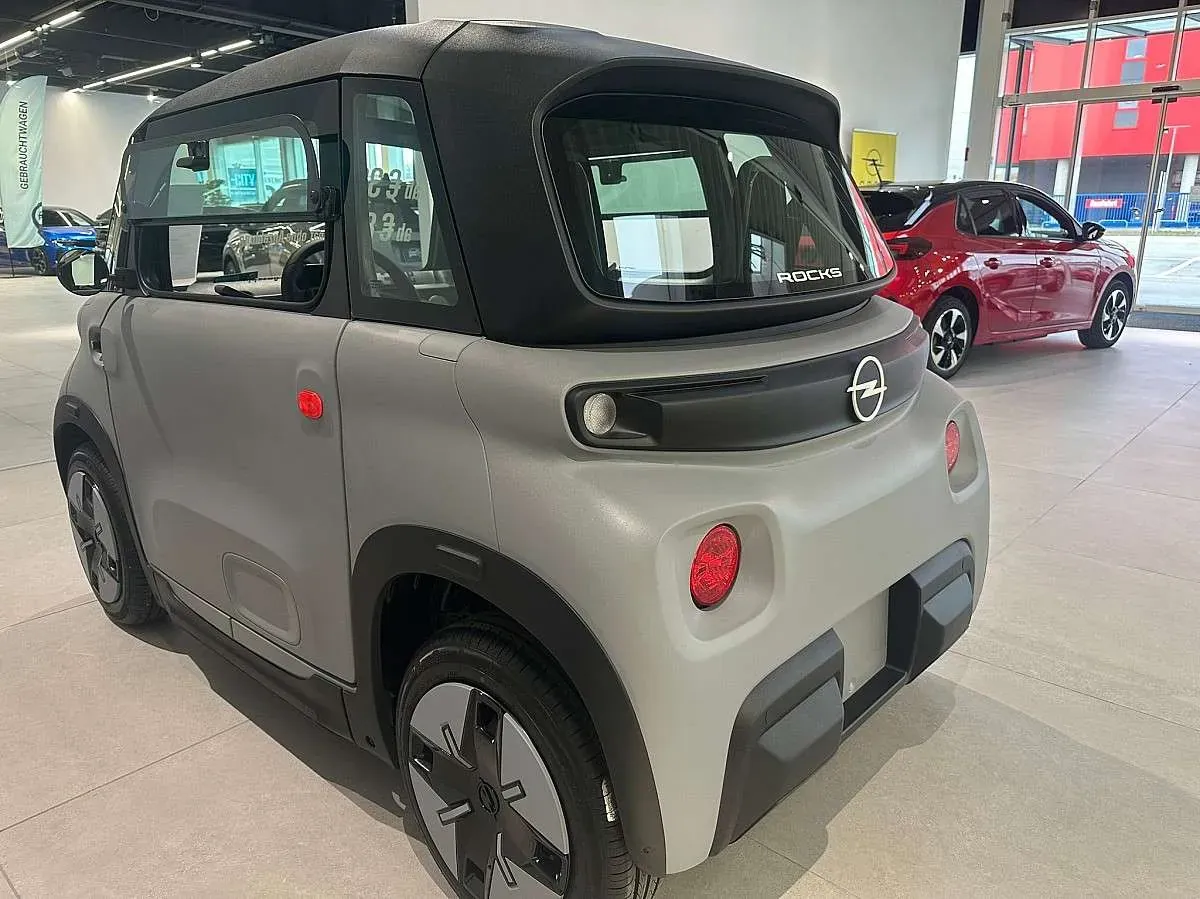 Opel Rocks photo 2
