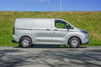 Ford Transit 2025 photo 3