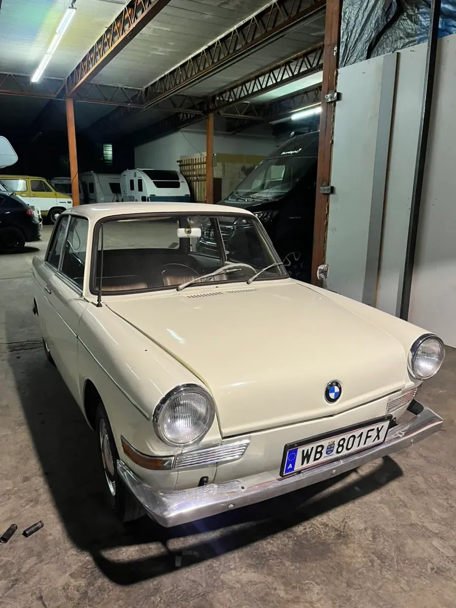BMW 700L 1961 photo 3