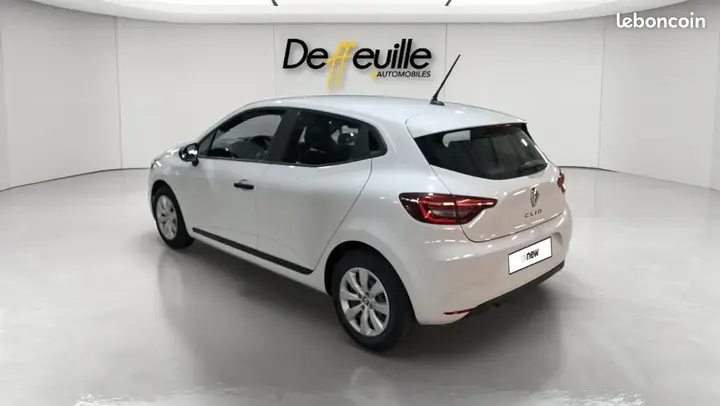Renault Clio 2023 photo 3