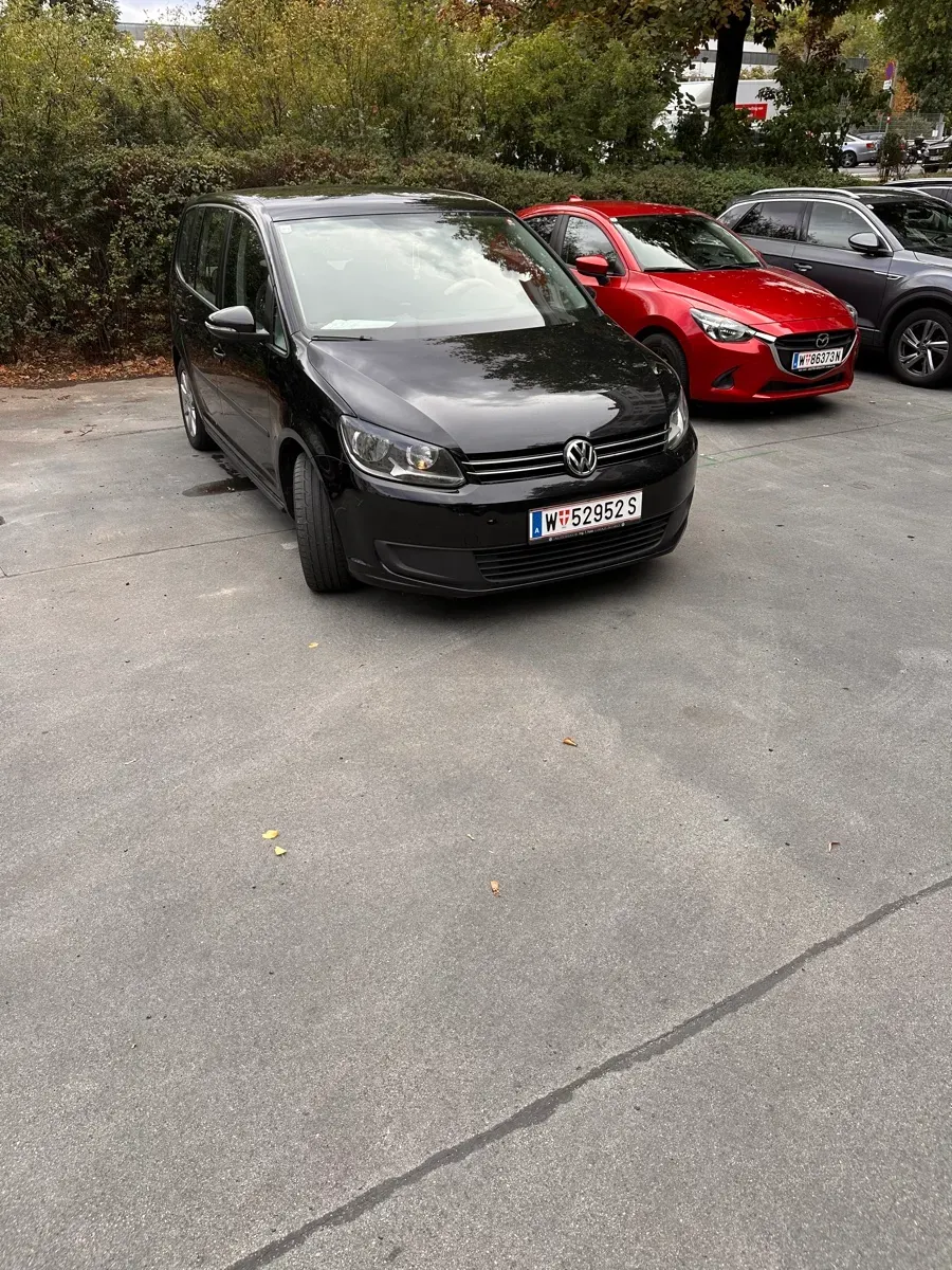 Volkswagen Touran 2013 photo 3