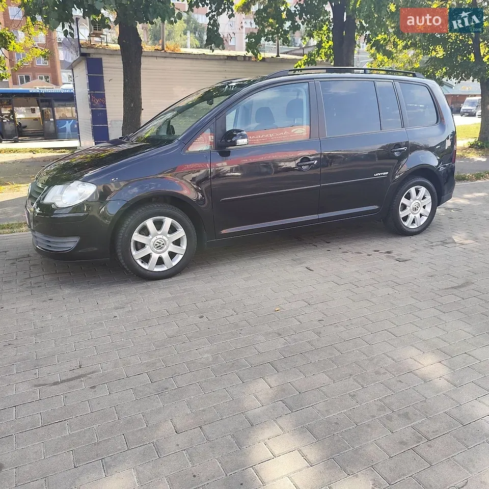 Volkswagen Touran 2008 photo 4