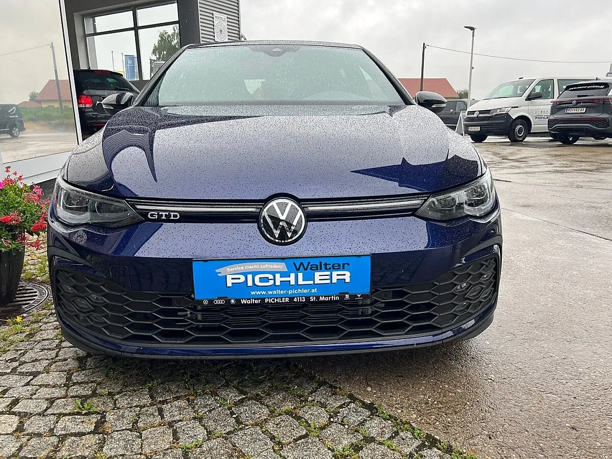 Volkswagen Golf 2024 photo 2