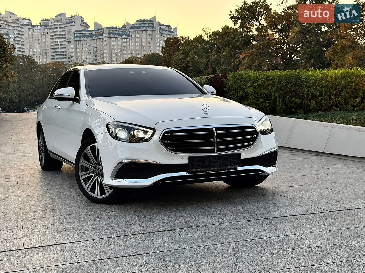 Mercedes-Benz E-Class 2023 photo 2