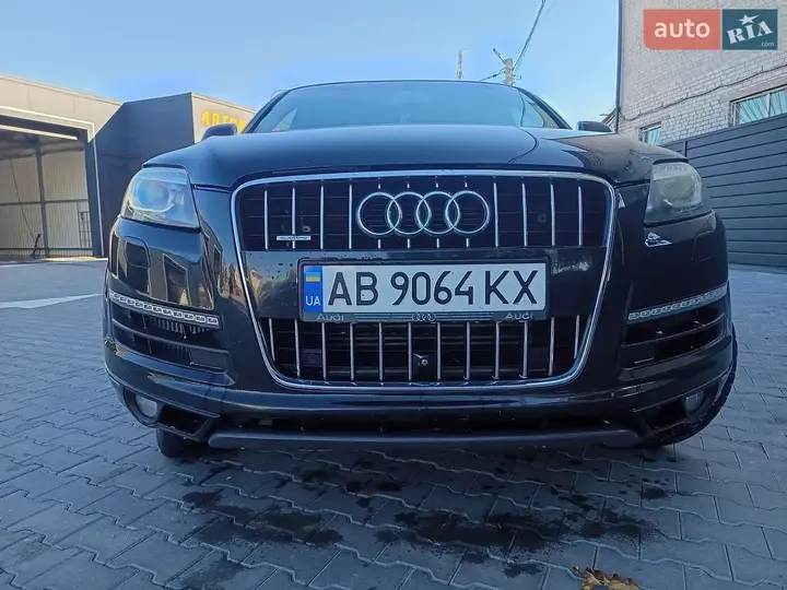 Audi Q7 2013 photo 2
