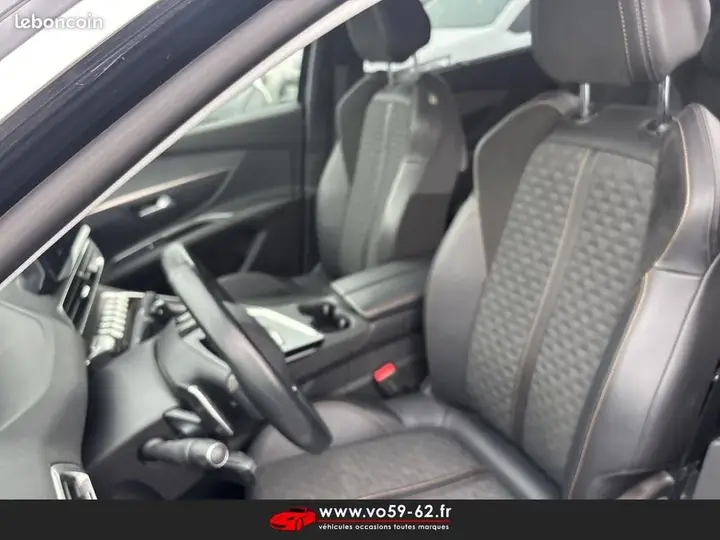 Peugeot 5008 2022 photo 4