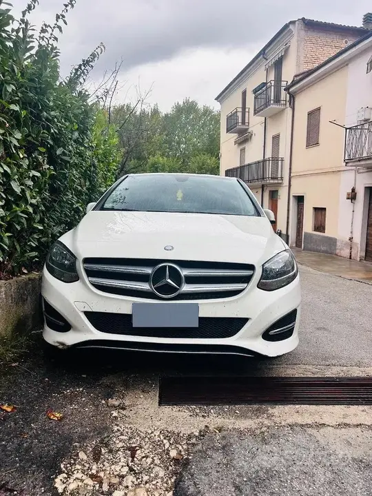 Mercedes-Benz B-Class 2017 photo 2