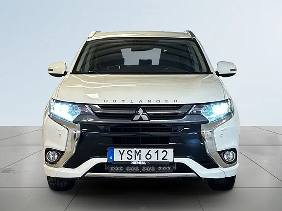 Mitsubishi Outlander 2018 photo 2