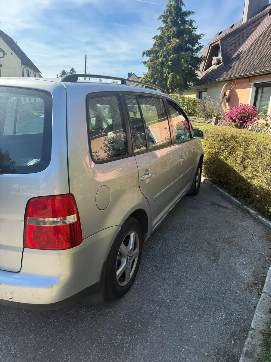 Volkswagen Touran 2007 photo 3