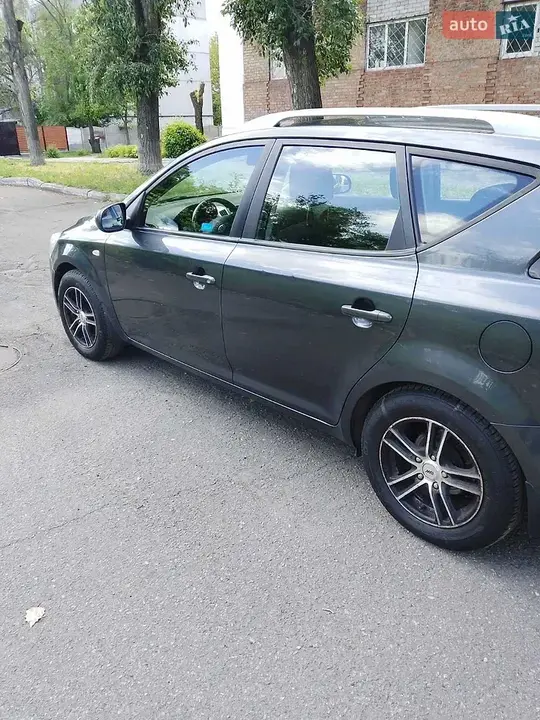 Kia Ceed 2009 photo 3