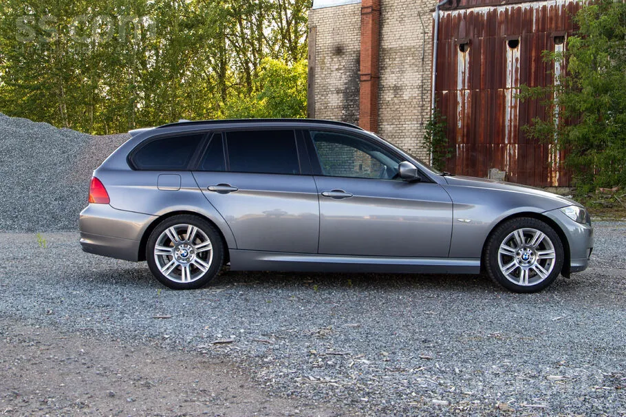 BMW 318 2010 photo 3