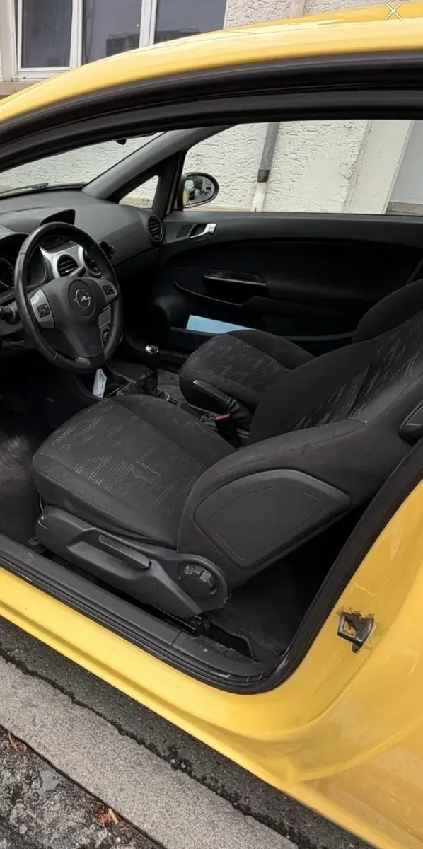 Opel Corsa 2012 photo 2