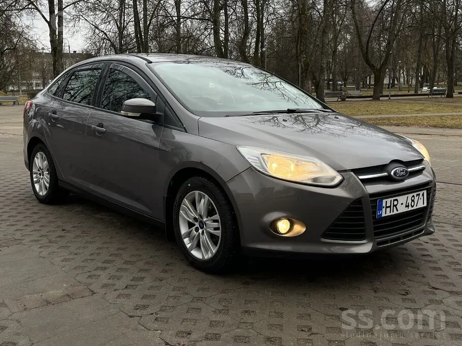 Ford Focus 2011 photo 2