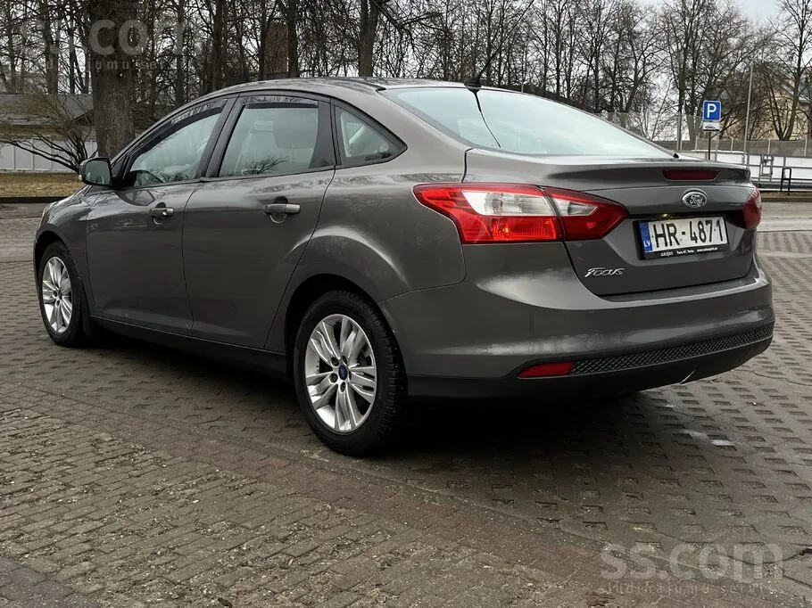 Ford Focus 2011 photo 4