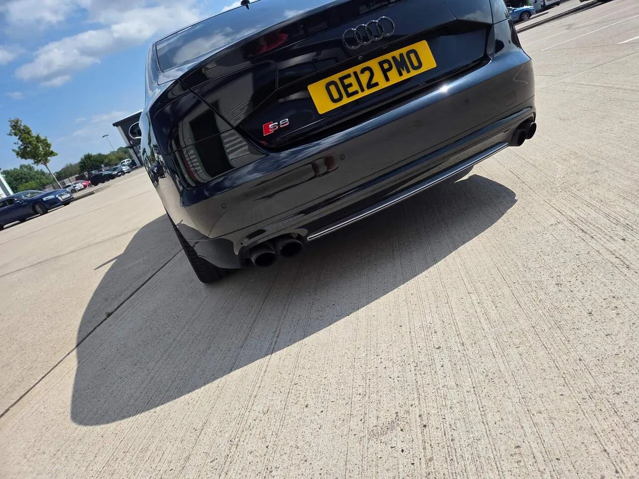 Audi S8 2012 photo 5
