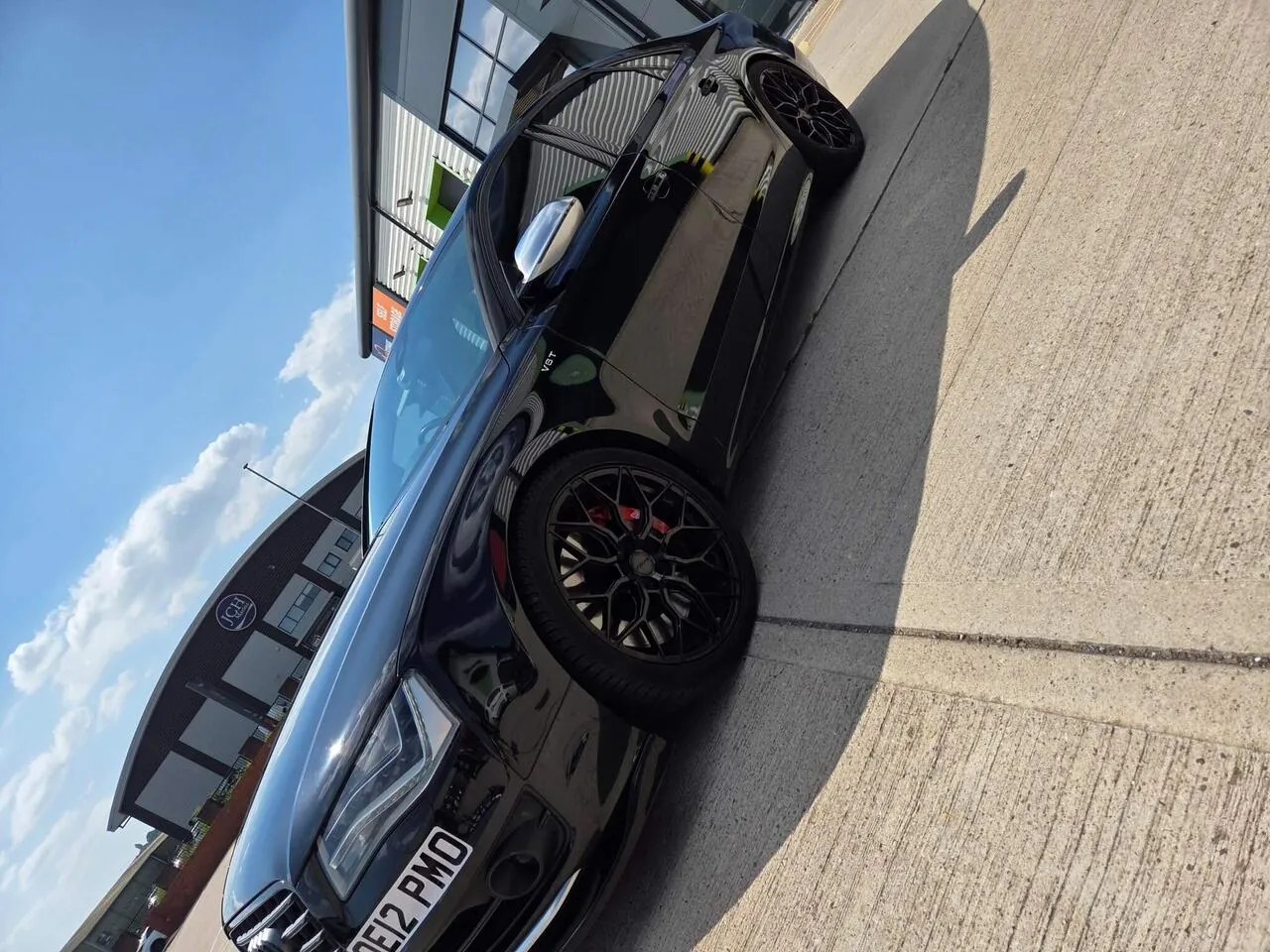 Audi S8 2012 photo 3