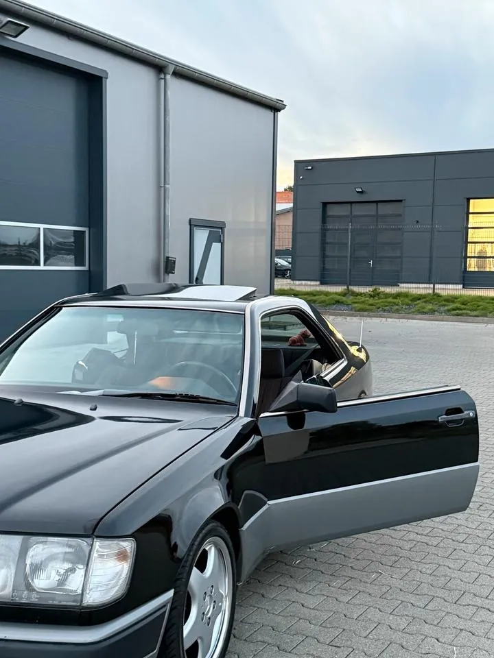Mercedes-Benz W124