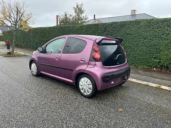 Peugeot 107 2013 photo 4