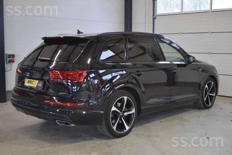 Audi Q7 2019 photo 2