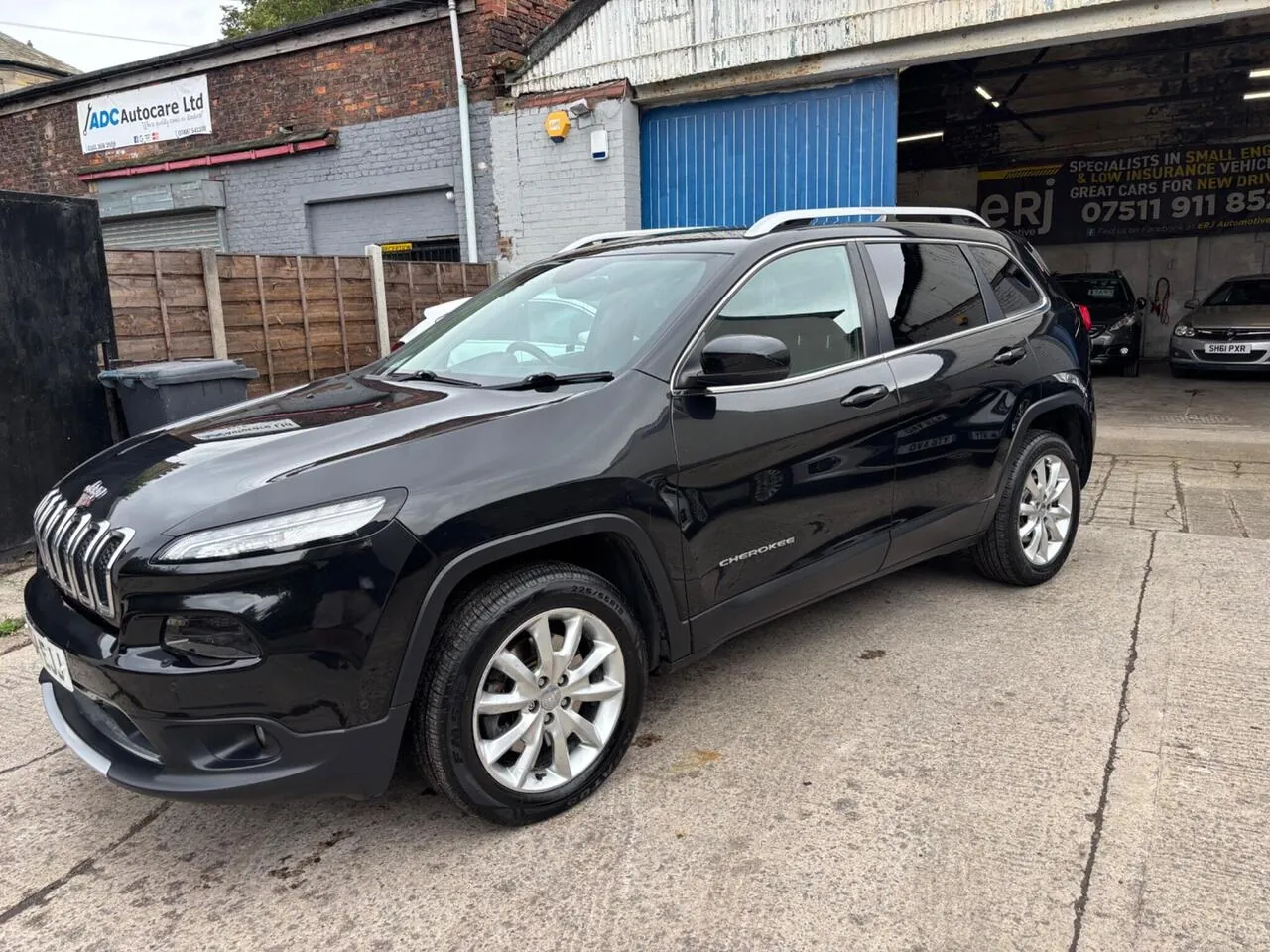 Jeep Cherokee 2014 photo 2