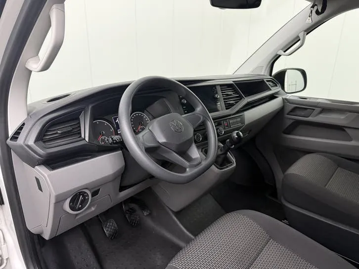 Volkswagen Transporter 2023 photo 3