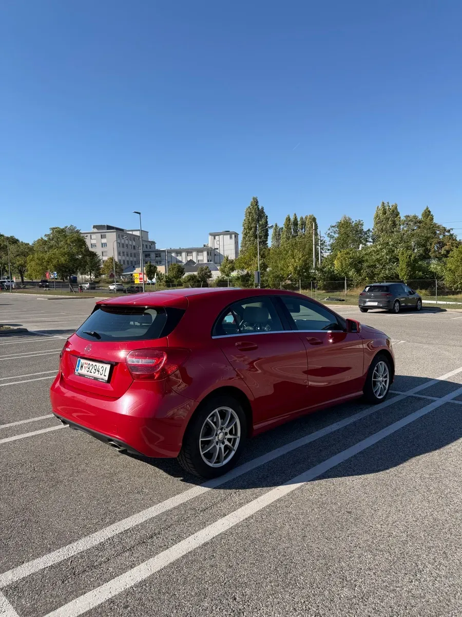 Mercedes-Benz A-Class 2013 photo 3