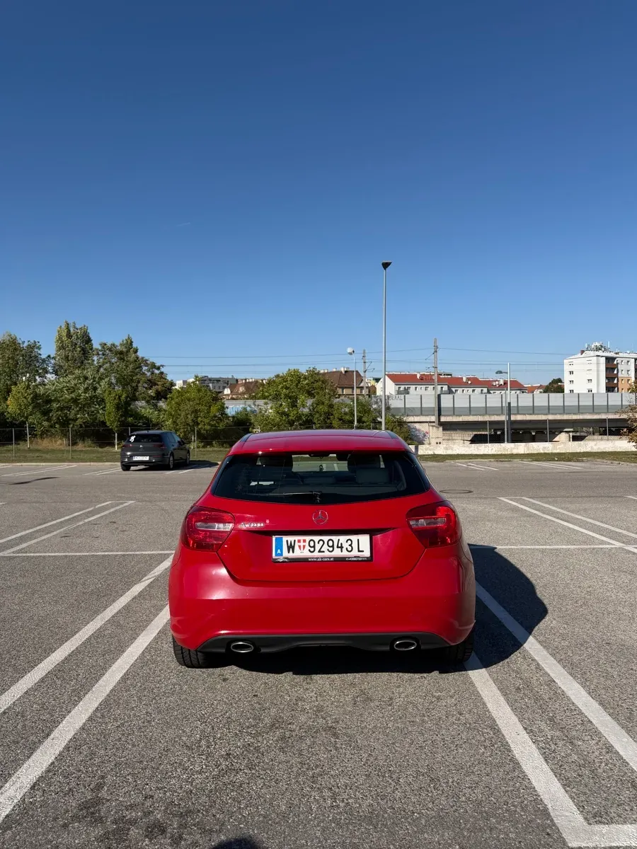 Mercedes-Benz A-Class 2013 photo 2