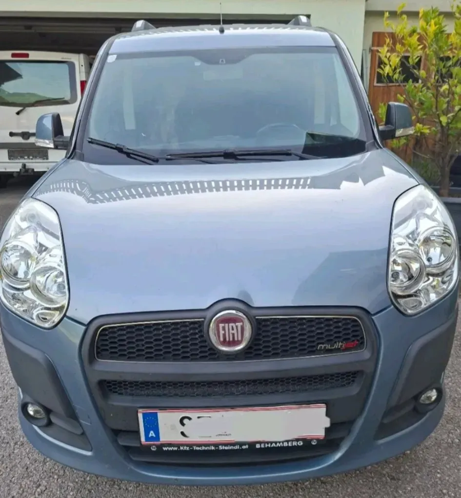Fiat Doblo 2011 photo 2