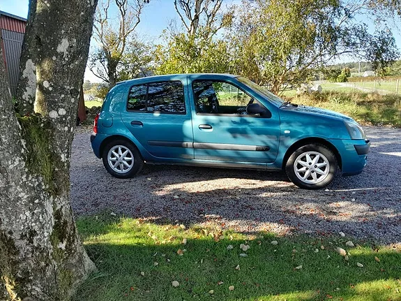 Renault Clio 2005 photo 2