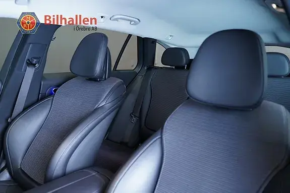 Mercedes-Benz C300 2024 photo 5