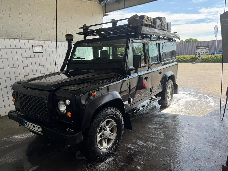 Land Rover Defender 110